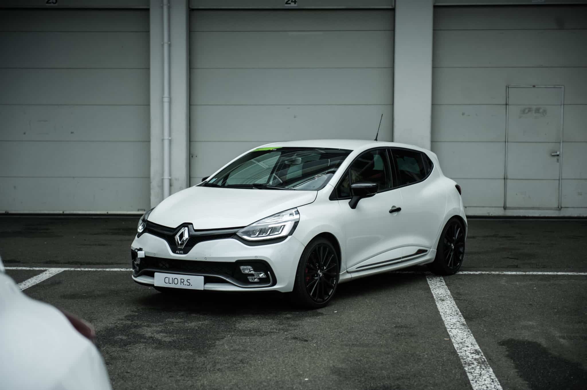 Clio 4 RS Trophy Renault, la Top 5 des Petites Sportives ...