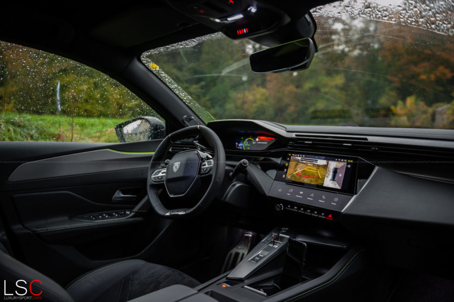 Intérieur de la nouvelle Peugeot 308 Hybrid 225 GT