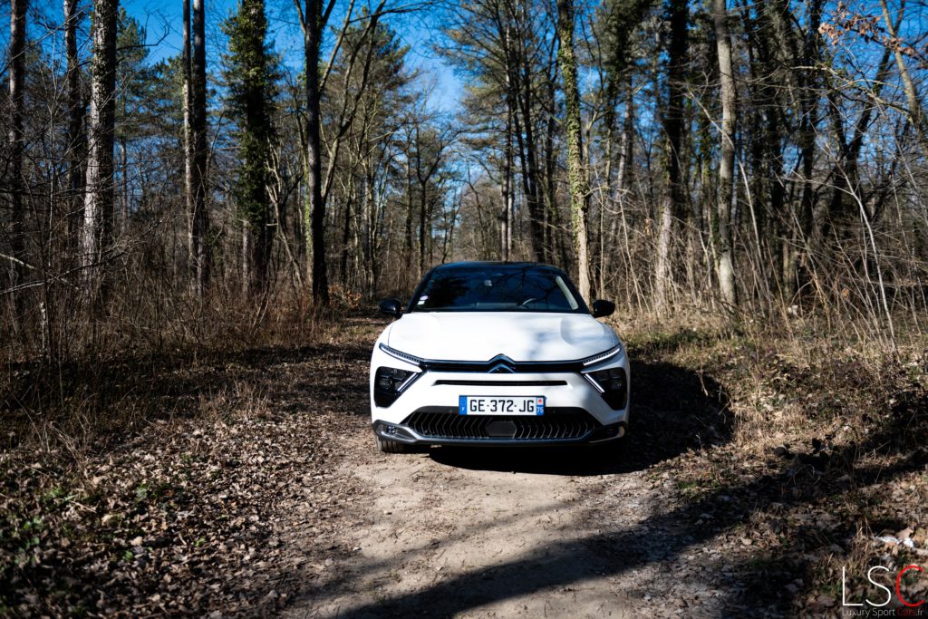 Essai de la Citroën C5X, berline la plus confortable du marché français ?