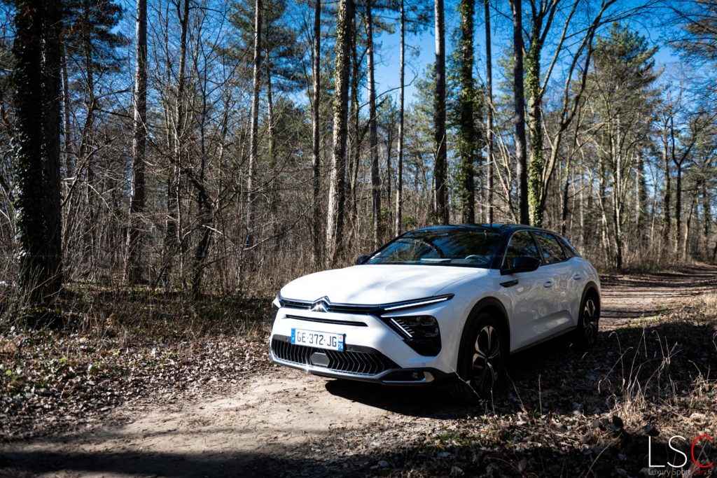 Essai de la Citroën C5X, berline la plus confortable du marché français ?