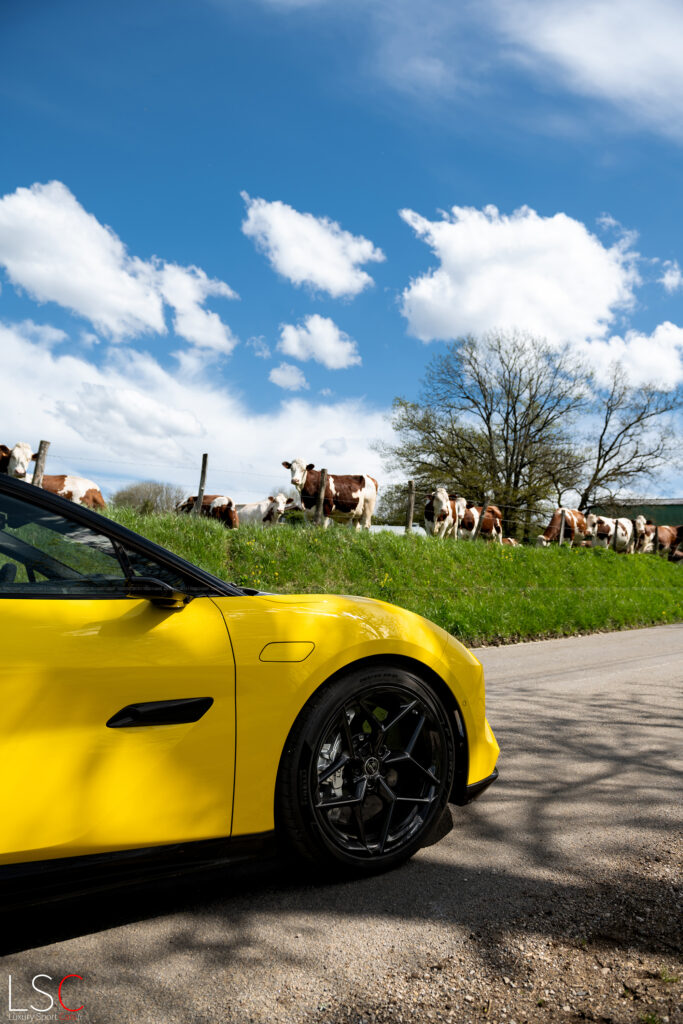 Lotus Emeya R par Thomas FLAMANT - LuxurySportCars.fr