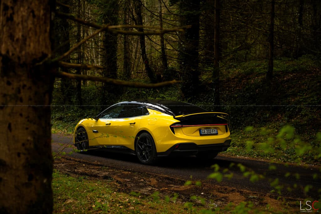 Lotus Emeya R par Thomas FLAMANT - LuxurySportCars.fr
