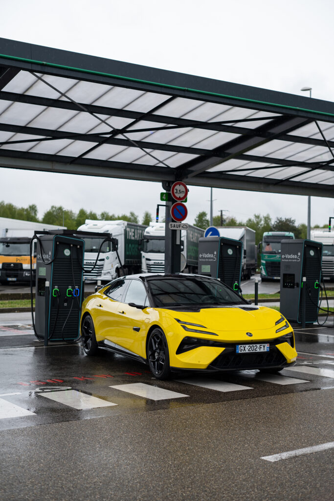 Lotus Emeya R par Thomas FLAMANT - LuxurySportCars.fr