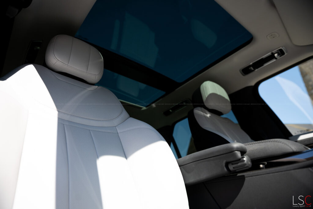 Intérieur siège et toit panoramique Range Rover P460e essai par Thomas FLAMANT - LuxurySportCars.fr