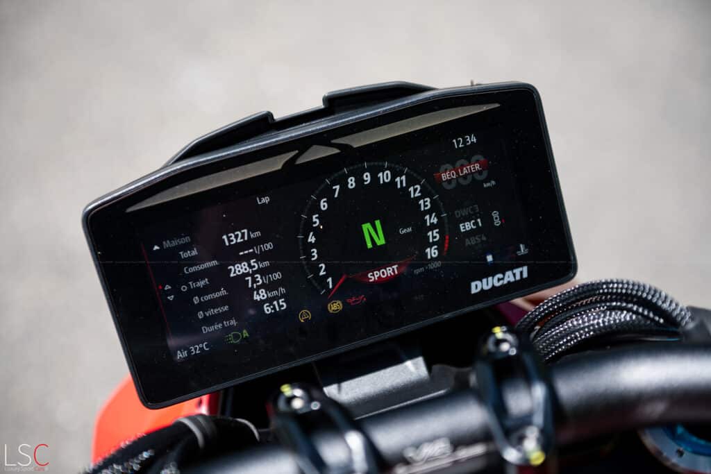 Ducati Streetfighter V4S 2025 par Thomas FLAMANT - LuxurySportCars.fr