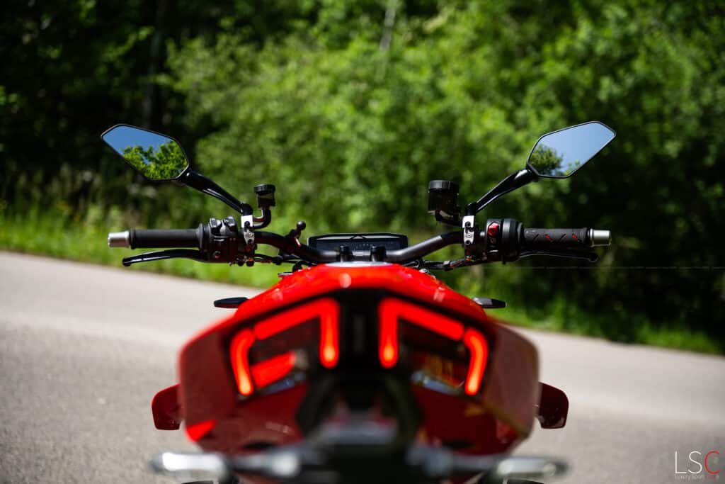 Ducati Streetfighter V4S 2025 par Thomas FLAMANT - LuxurySportCars.fr
