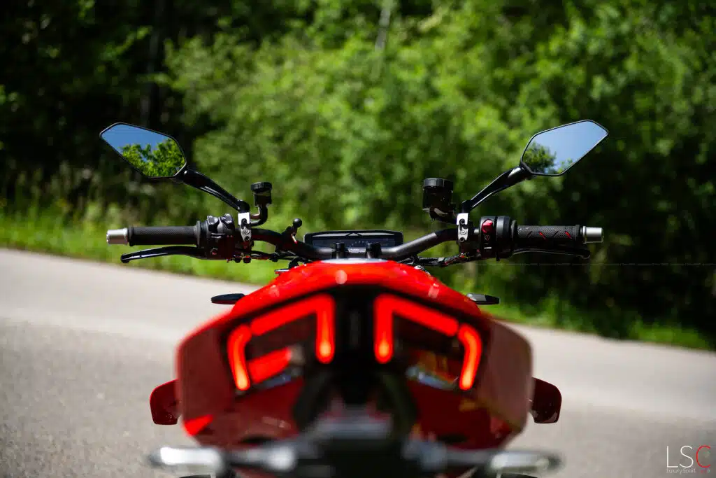 Ducati Streetfighter V4S 2025 par Thomas FLAMANT - LuxurySportCars.fr