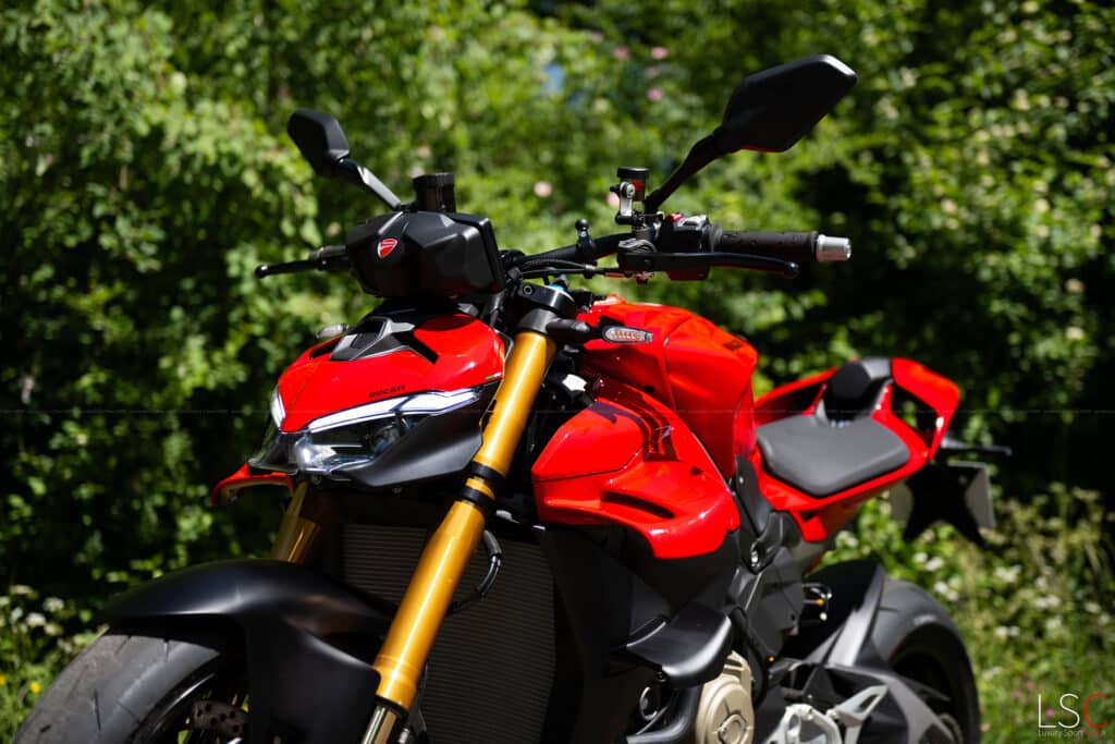 Ducati Streetfighter V4S 2025 par Thomas FLAMANT - LuxurySportCars.fr
