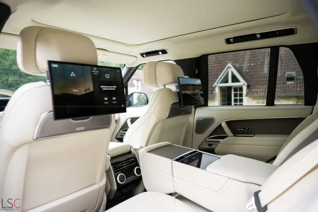 Intérieur Range Rover SV P550e à Tours par Thomas Flamant - LuxurySportCars.FR