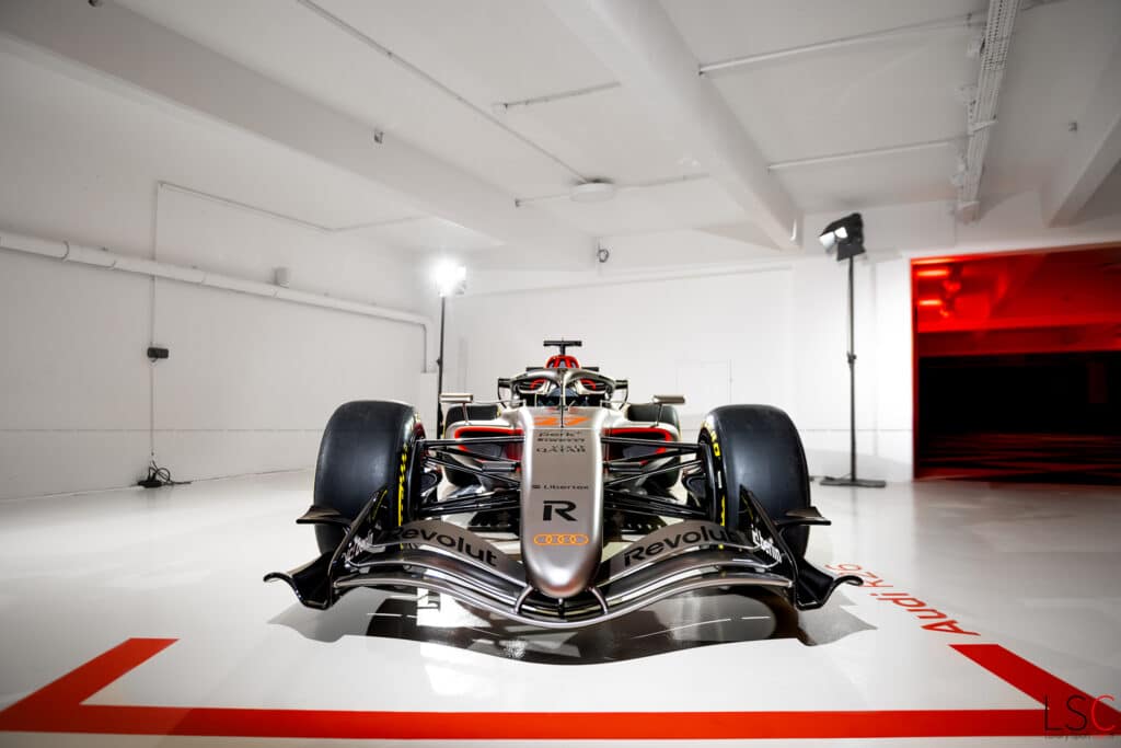 Audi R26 présentation par LuxurySportCars.fr