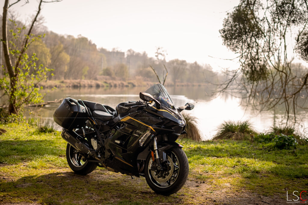 Kawasaki H2 SX SE essai par LuxurySportcars.fr